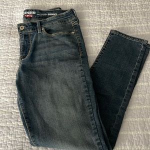 Levi Denizen Modern Skinny blue jeans. Size 8. Never worn. Inseam 32”. Waist 29”